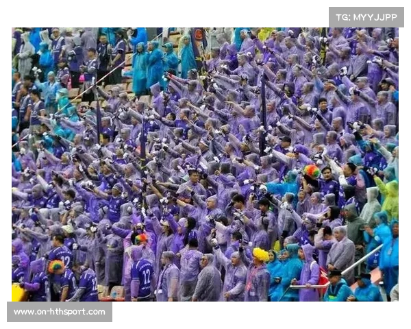 里尔球迷客场高唱队歌，千人助威团声势浩大